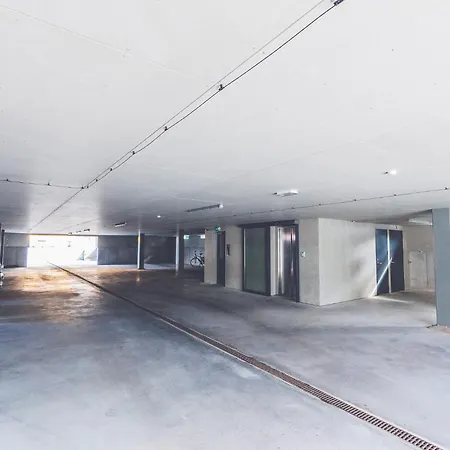 Second 17 * Παρνού